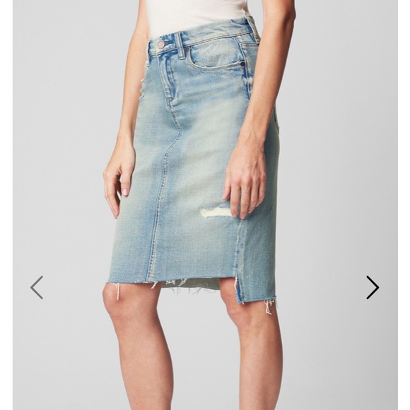 BLANK NYC Beach view skirt. Size 25 - Picture 3 of 4